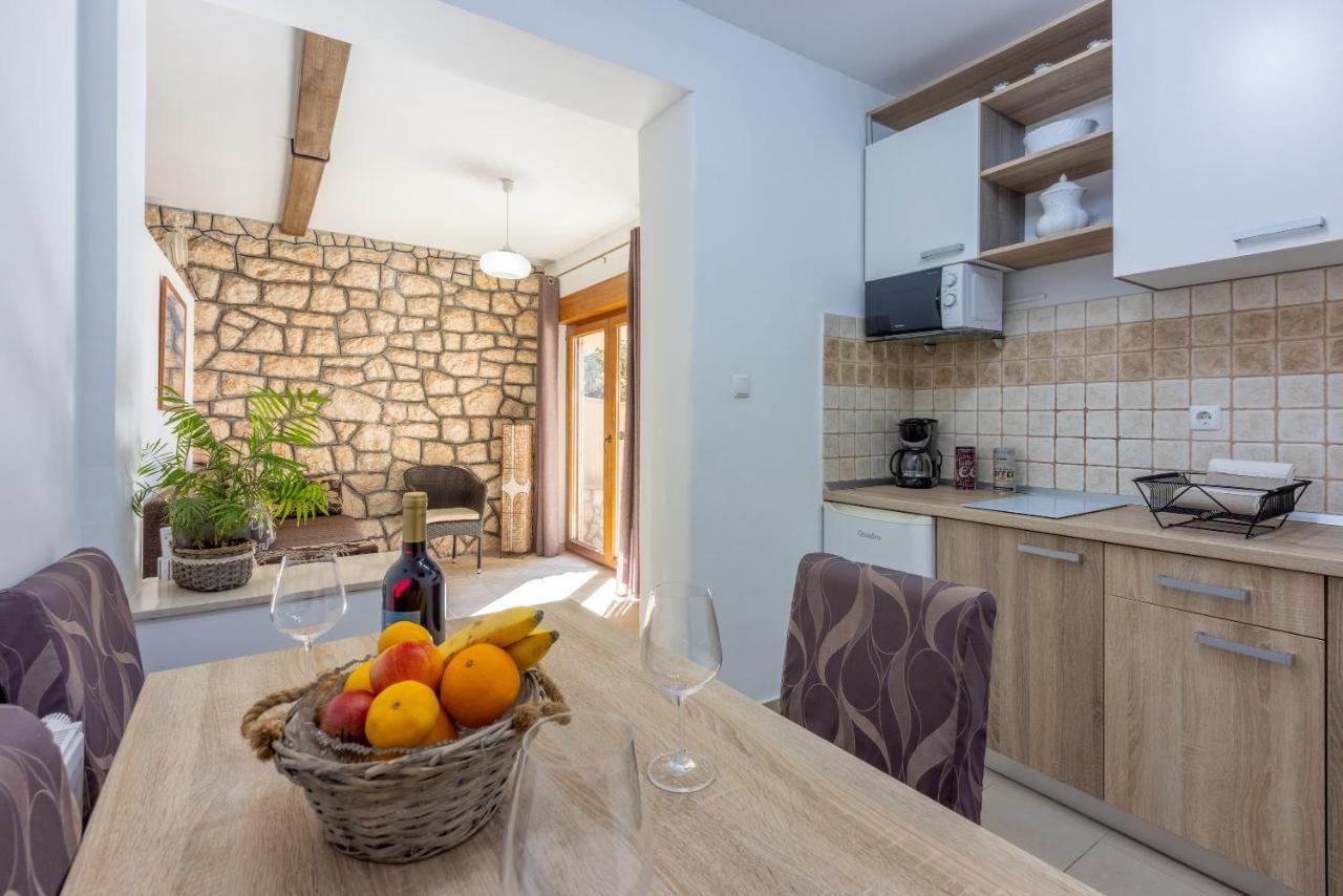 Apartmani Anita Dramalj Exterior foto