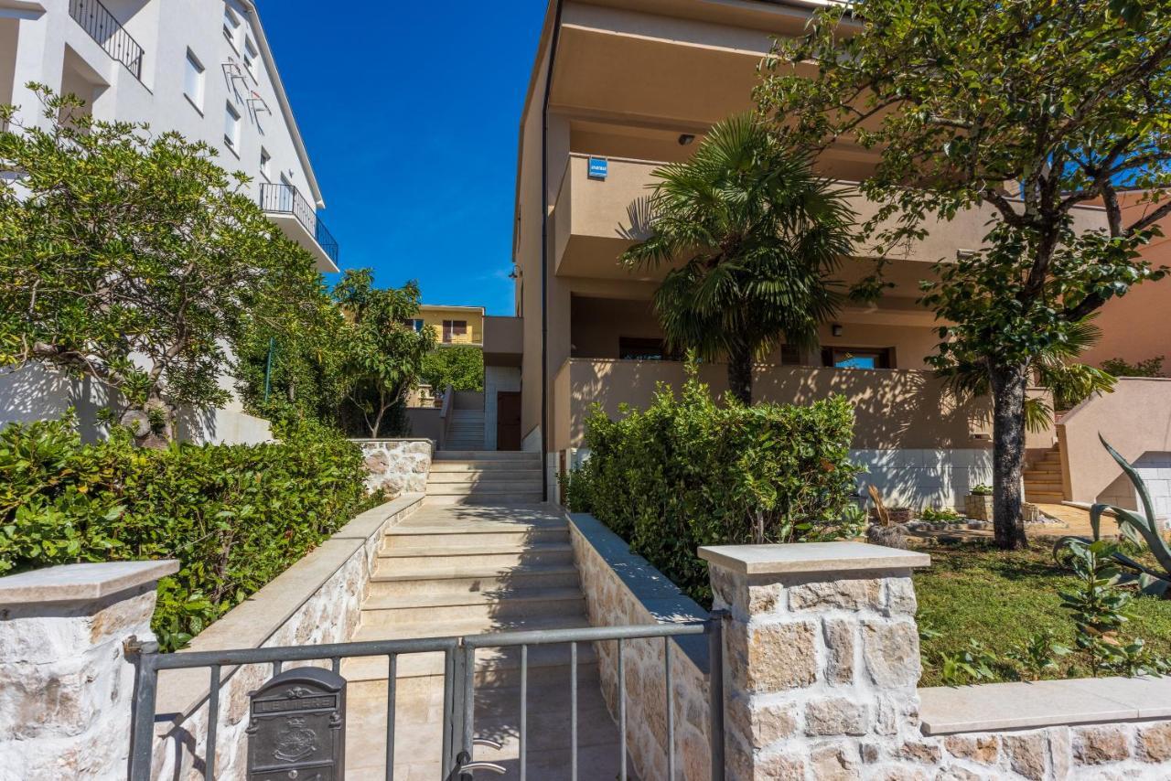 Apartmani Anita Dramalj Exterior foto